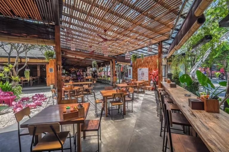 Naughti Nuris Warung Seminyak 768x512