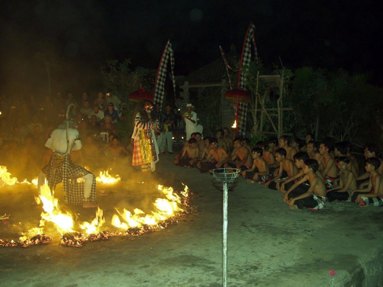 uluwatu kecak fire dance ramayanaperformance 06 768x576
