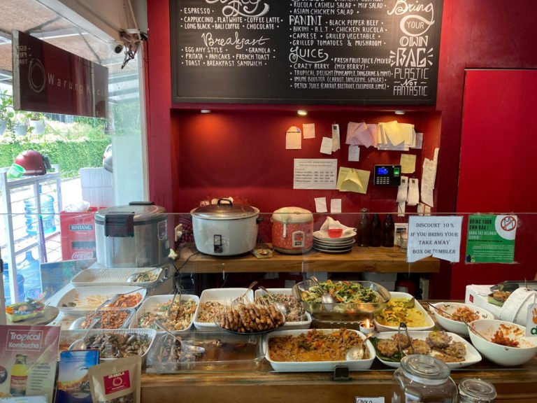 warung kecil nasi campur 1536x1152 1 768x576