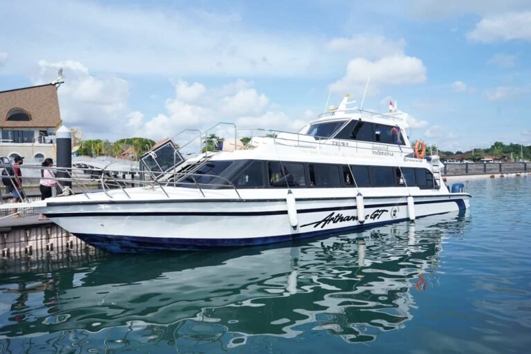 boat arthamas express 02 768x512