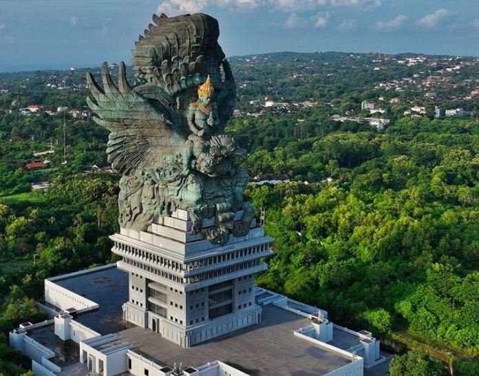 sejarah dibuatnya garuda wisnu kencana bali patung tertinggi di dunia lnlPyTpvkM